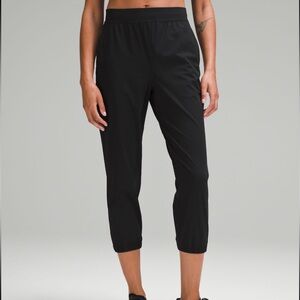 Lululemon capri joggers
